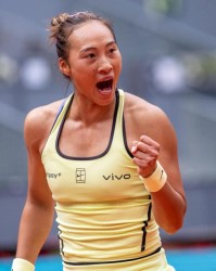 开云平台-郑钦文2-1逆转肯宁 晋级马德里站女单32强